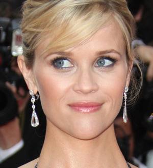 Pregnant Reese Witherspoon heads to work on movie set