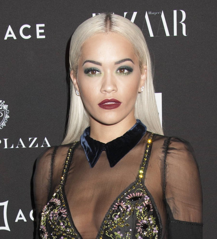 Rita Ora dating Travis Barker - report