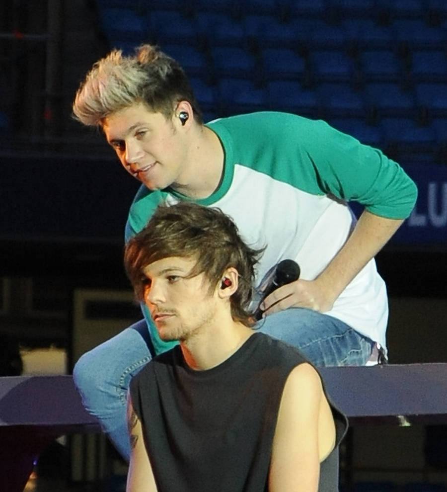 Louis Tomlinson targeting Niall Horan's knee injury in Soccer Aid Match