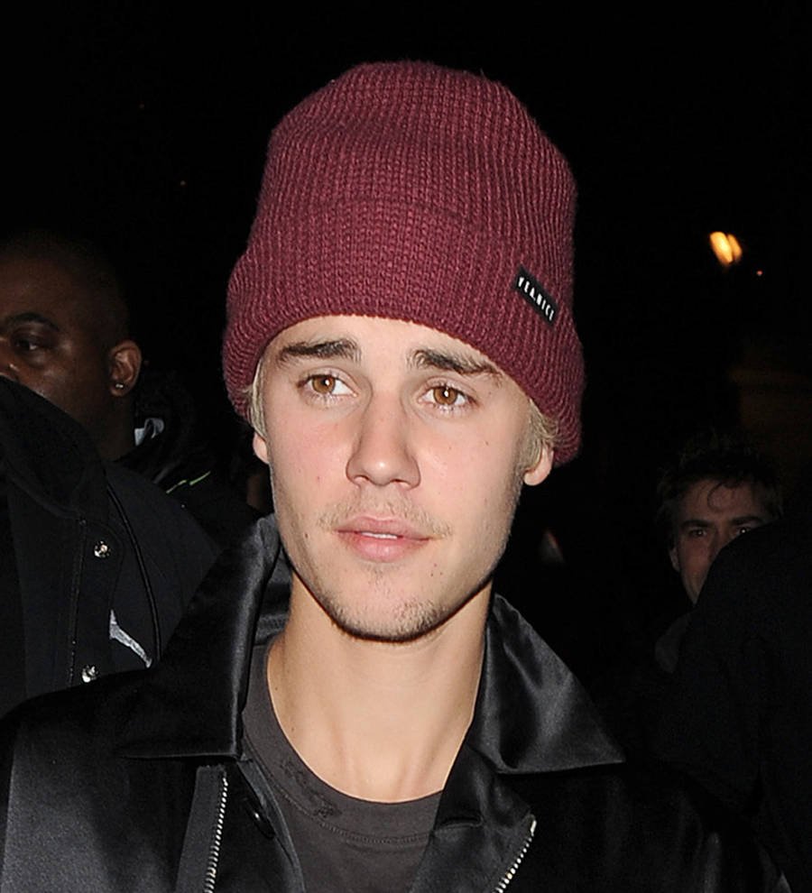 Justin Bieber shows off dreadlocks ahead of awards show performance