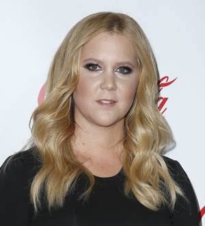 Amy Schumer pokes fun at Bill Cosby scandal in skit