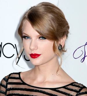 Taylor Swift not a fan of alcohol or pot