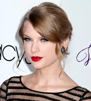 Taylor Swift not a fan of alcohol or pot