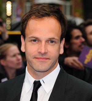 Jonny Lee Miller stops 'mail box thief'