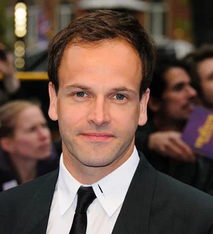Jonny Lee Miller stops 'mail box thief'