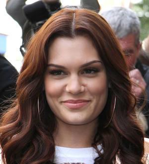 Jessie J postpones tour
