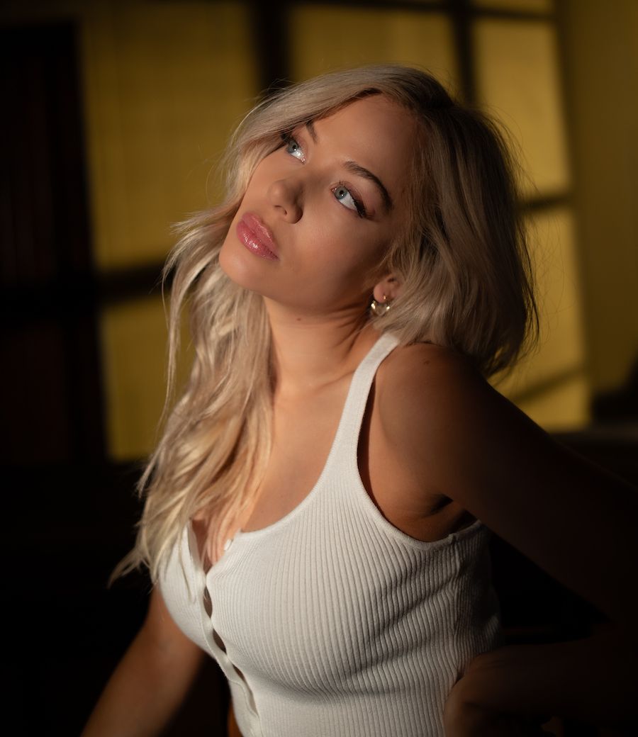 Chatting With Country Singer & Actress MacKenzie Porter!
