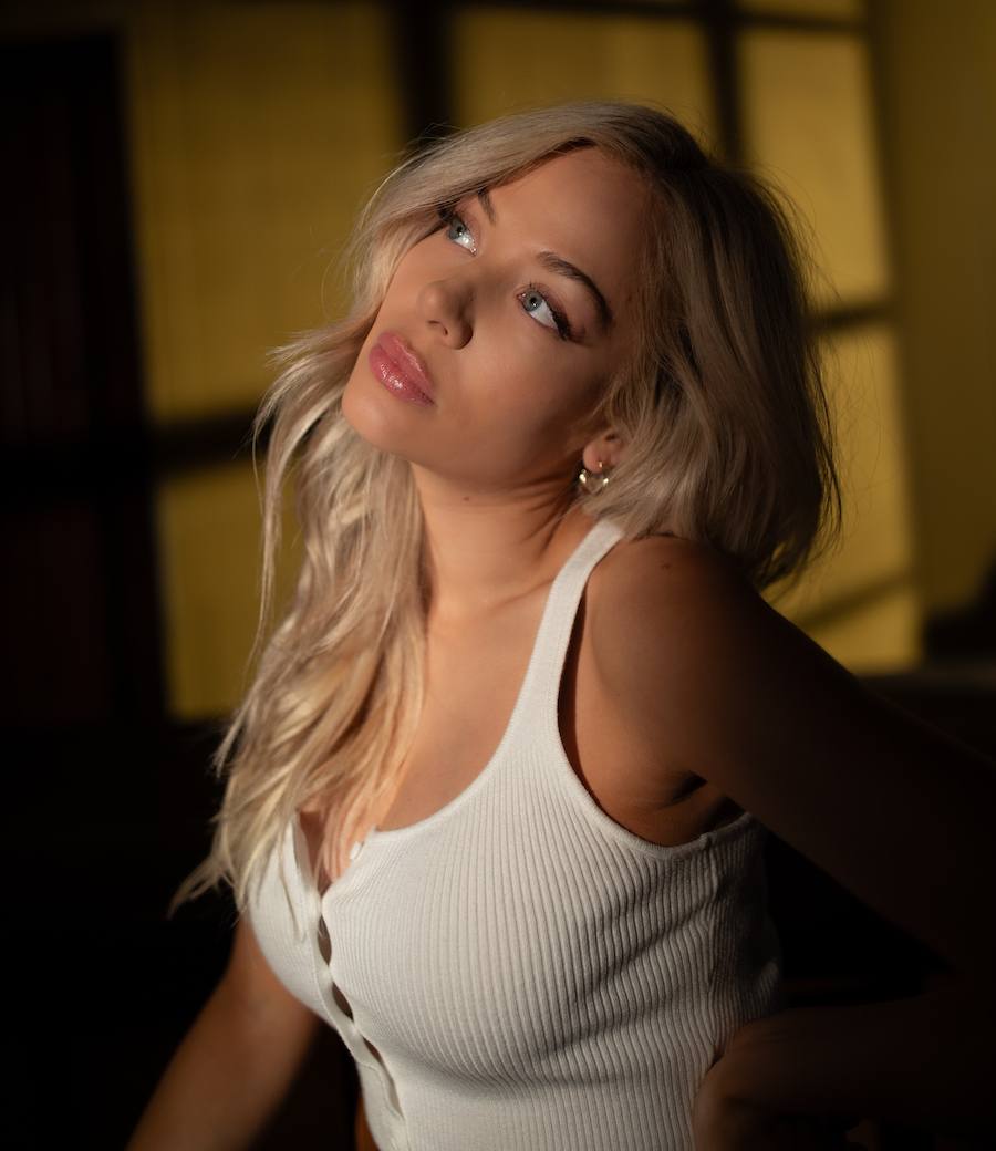 Chatting With Country Singer & Actress MacKenzie Porter!