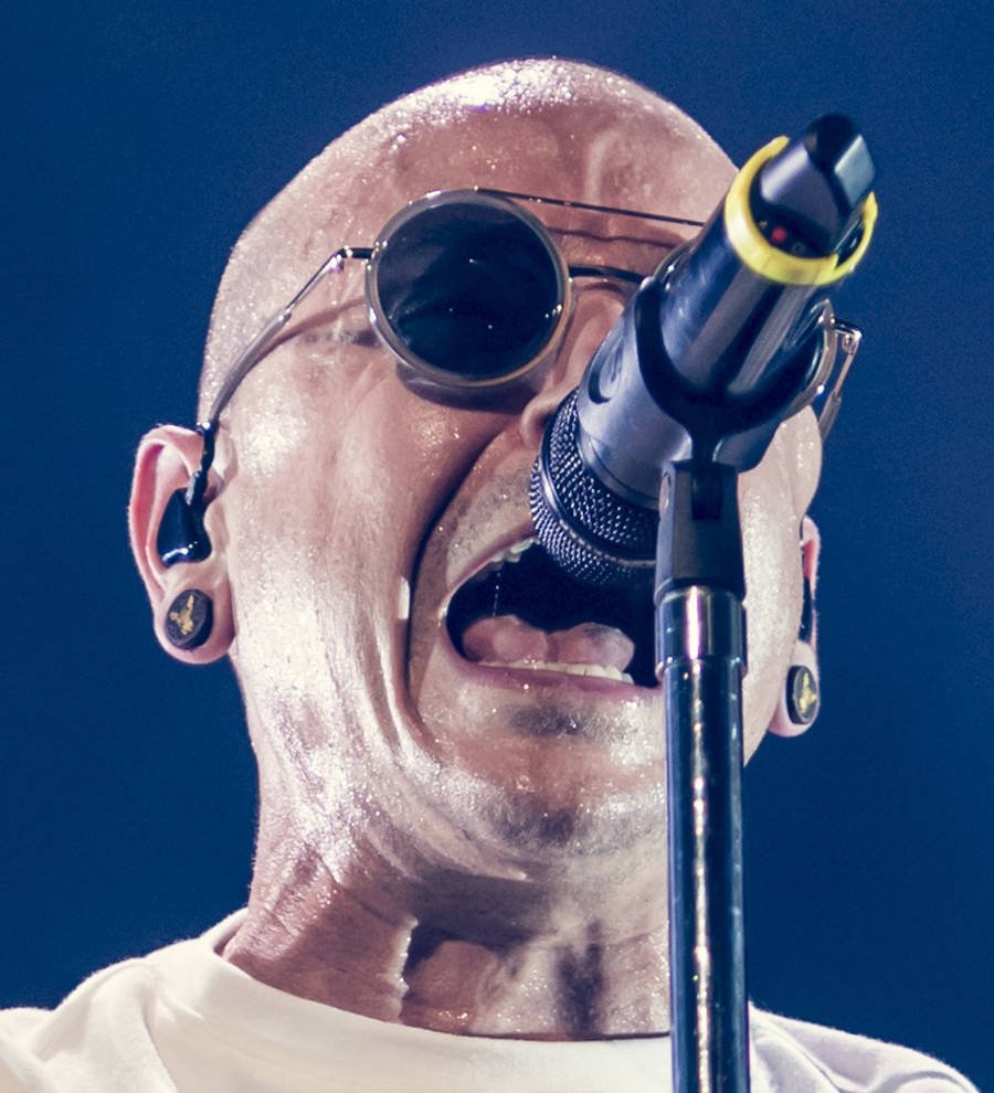 Global memorials set up for mourning Linkin Park fans
