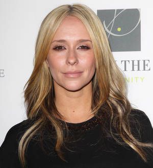 Jennifer Love Hewitt sues over alleged image violation