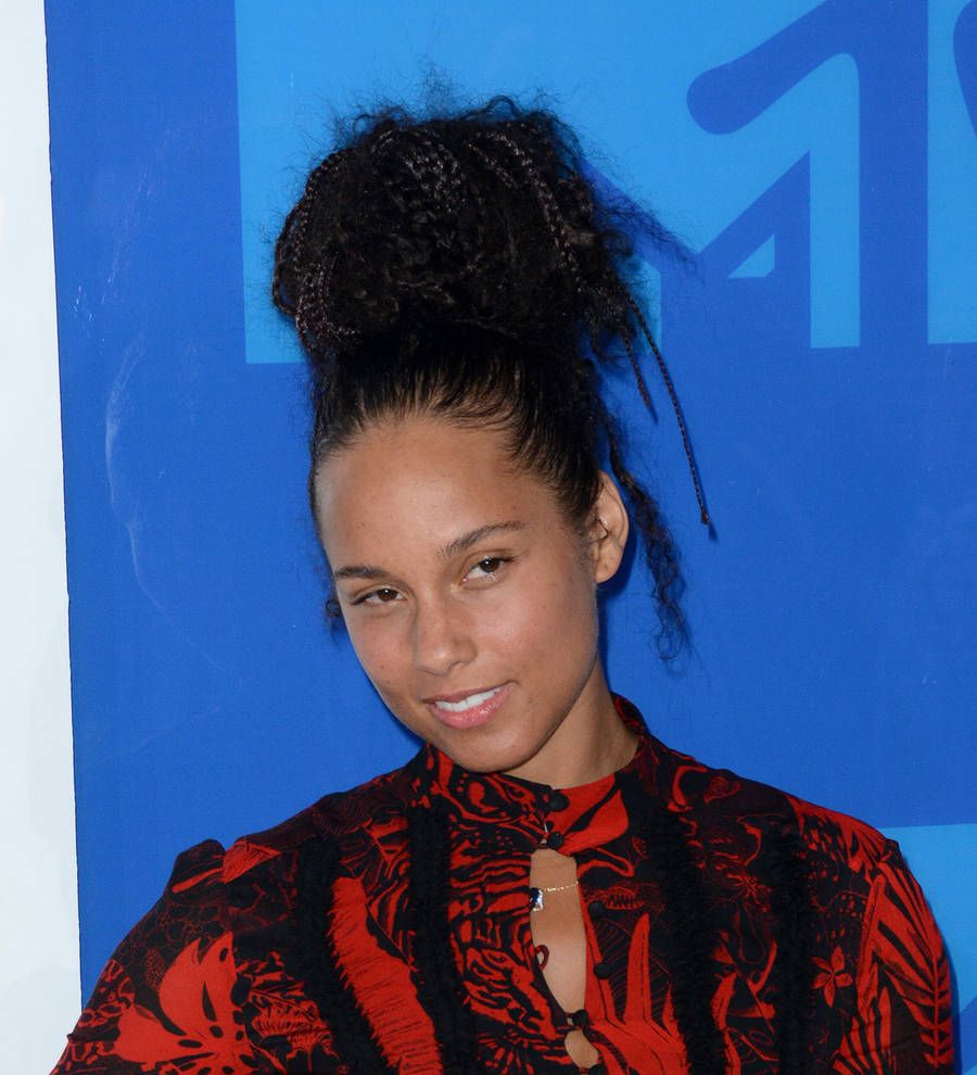 Alicia Keys gifts personalized piano to DJ Khaled's son