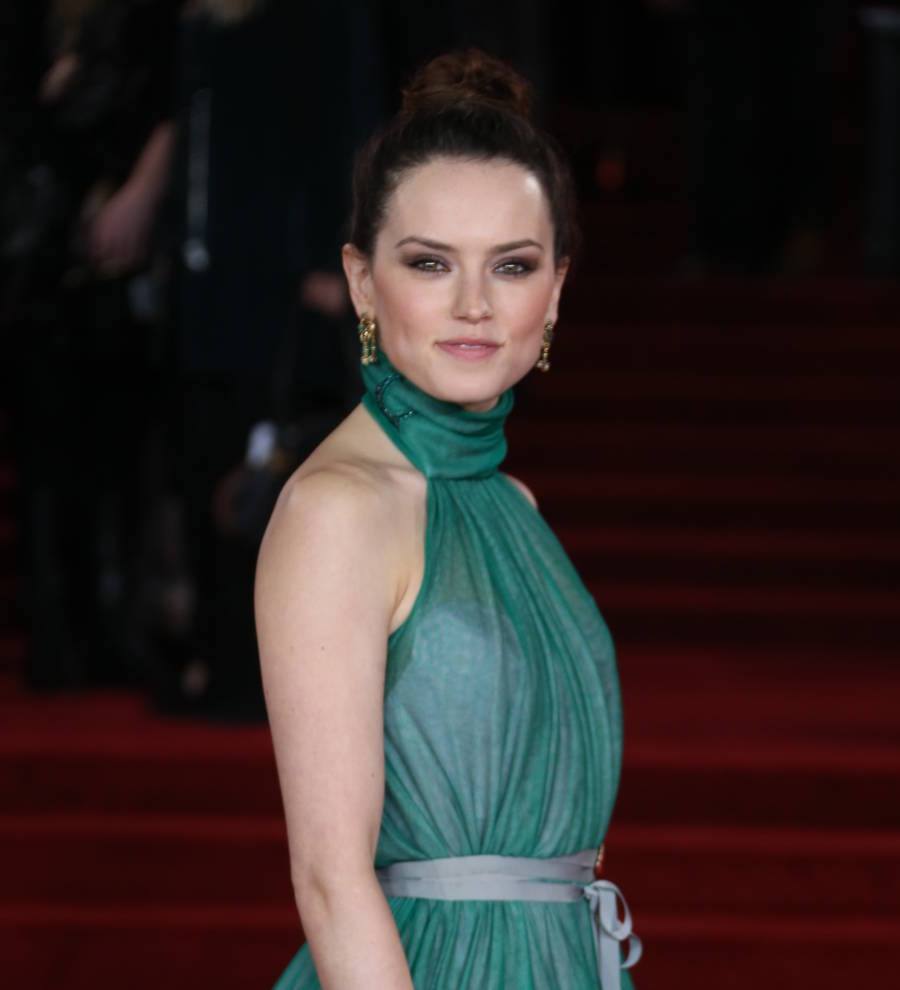 Daisy Ridley's dad embarrassed her in front of Mark Hamill