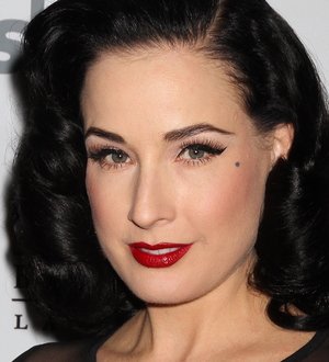 Dita Von Teese's dog dies