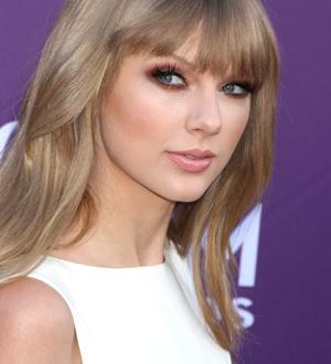 Taylor Swift writing with Ed Sheeran