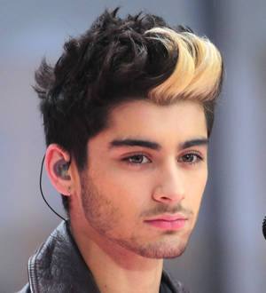 Zayn Malik victim of flight prank by One Direction bandmate