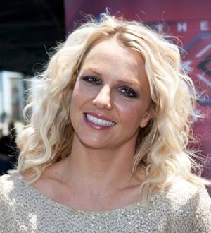 Britney Spears walks off X Factor after Crazy cover