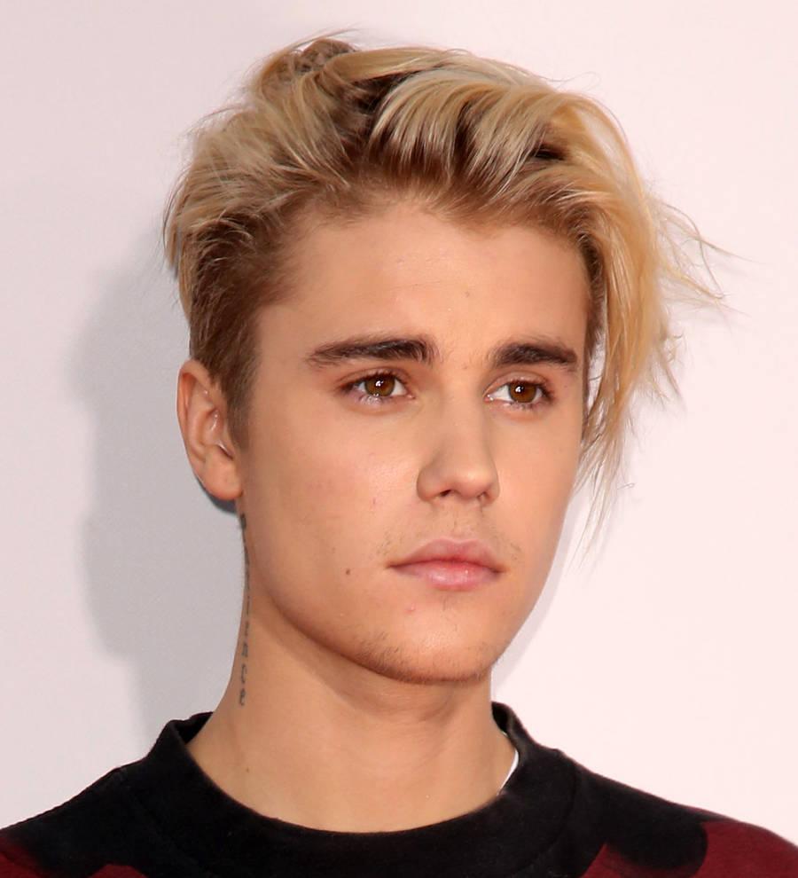 Justin Bieber sets new record atop U.K. singles chart