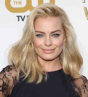 Margot Robbie donates radio prize money to charity