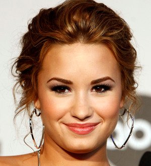 Demi Lovato Completes Rehab Stint