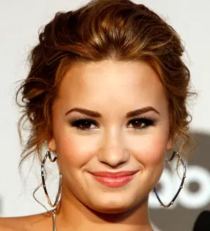 Demi Lovato Completes Rehab Stint