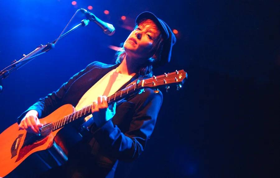 SUNDAY MUSIC VIDS: Suzanne Vega