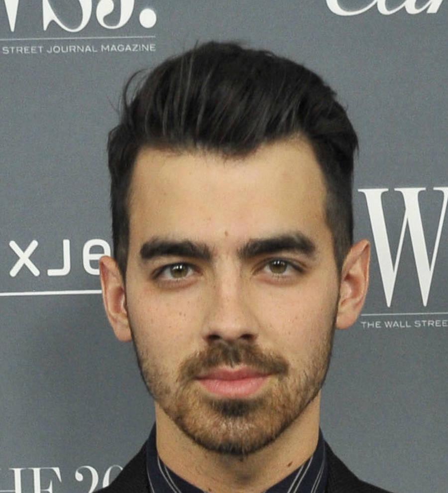 Joe Jonas asks fans to pray for tour manager after 'terrible accident'