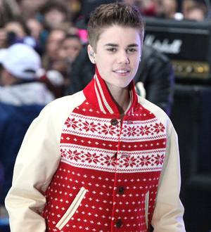 Justin Bieber films video message for dads