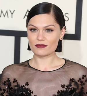 Jessie J undergoes more surgery