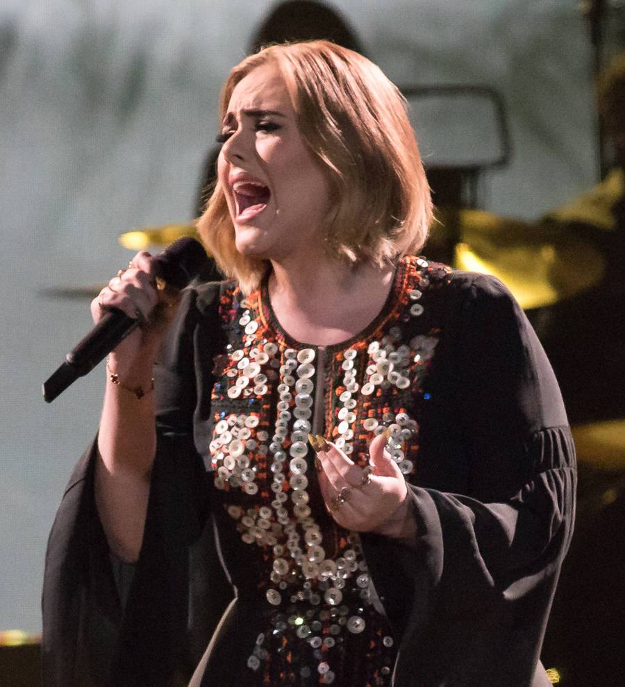 Adele left devastated by pizza ban