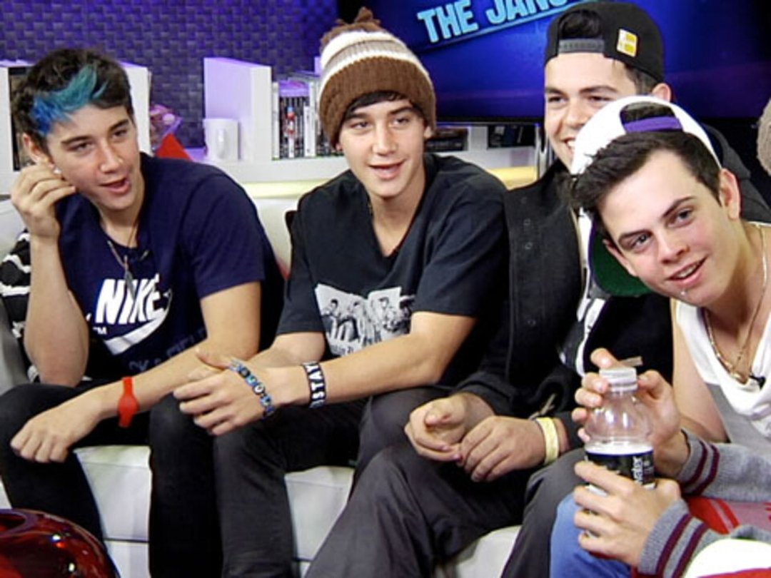 The Janoskians Answer YOUR Fan Questions!