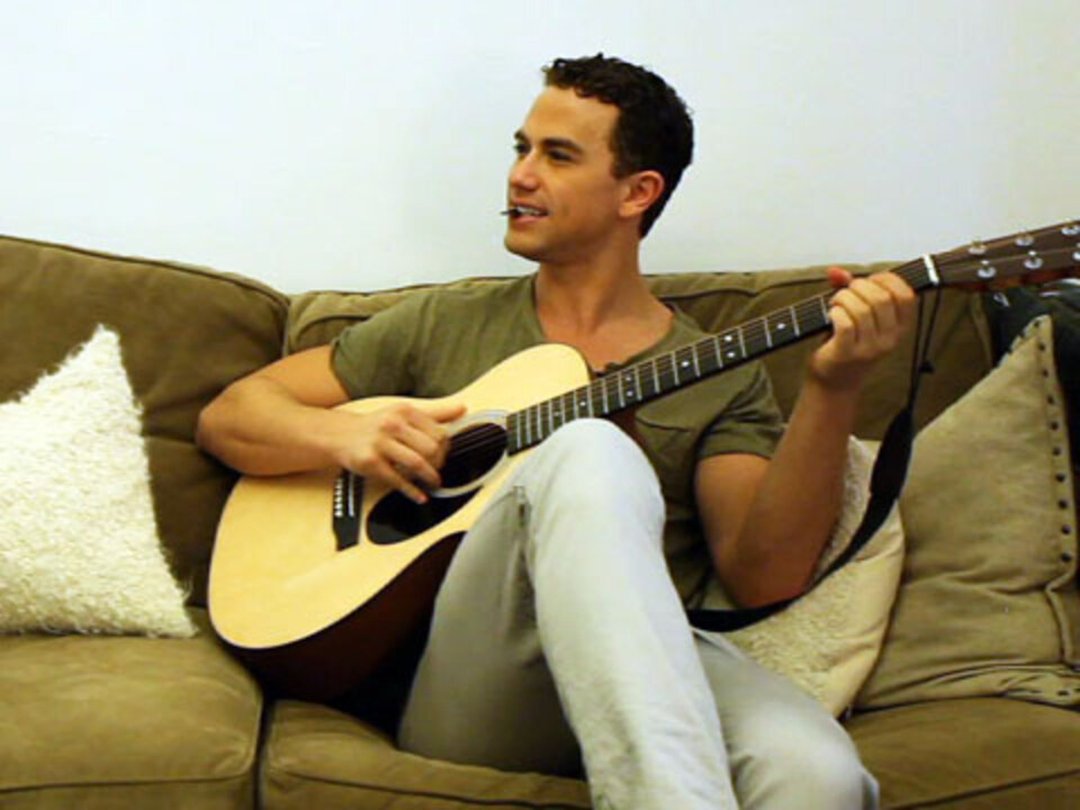 Richard Fleeshman Makes Men Cry In "GHOST The Musical!"