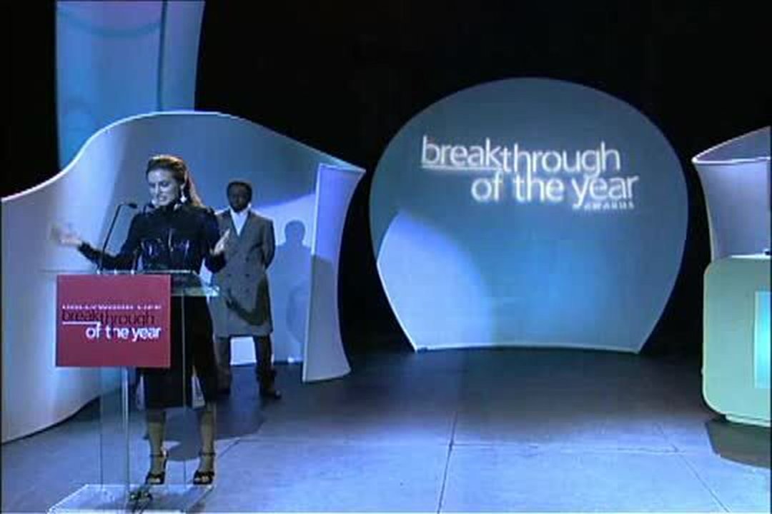 Alicia Silverstone presents to Frances Hayward