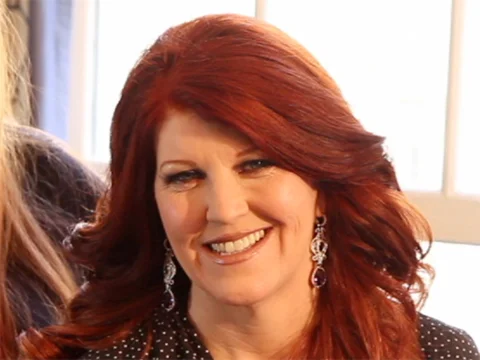 "The Office" Star Gets Glammed for SAG Awards