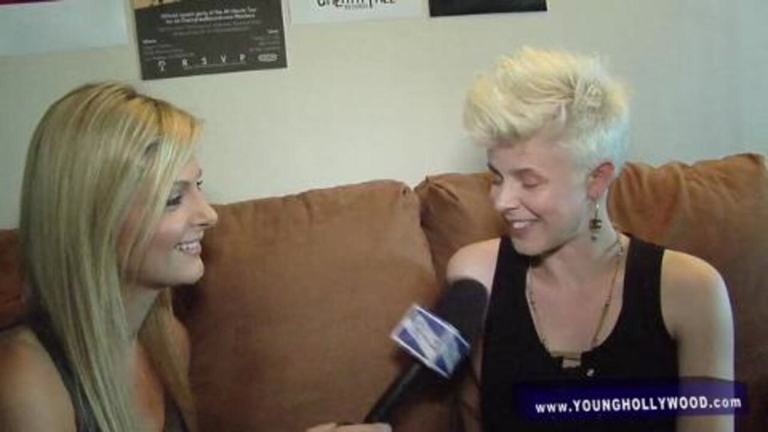 "Dancing on my own" with Robyn