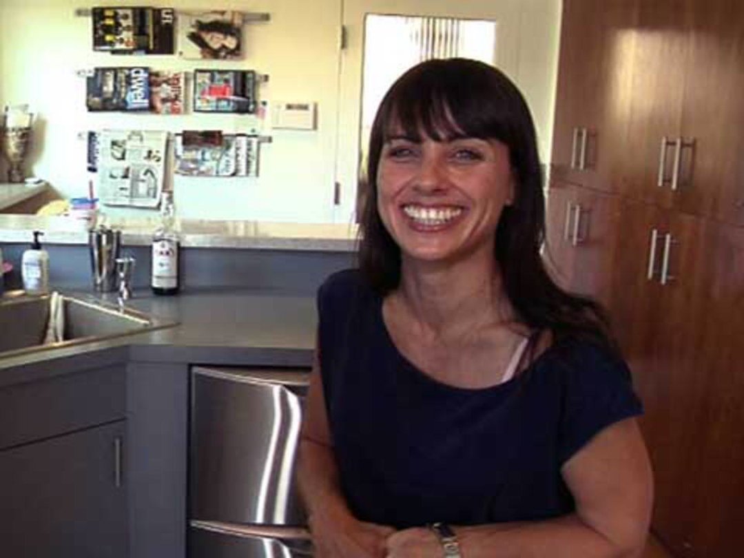 At Home with "Entourage" Star Constance Zimmer
