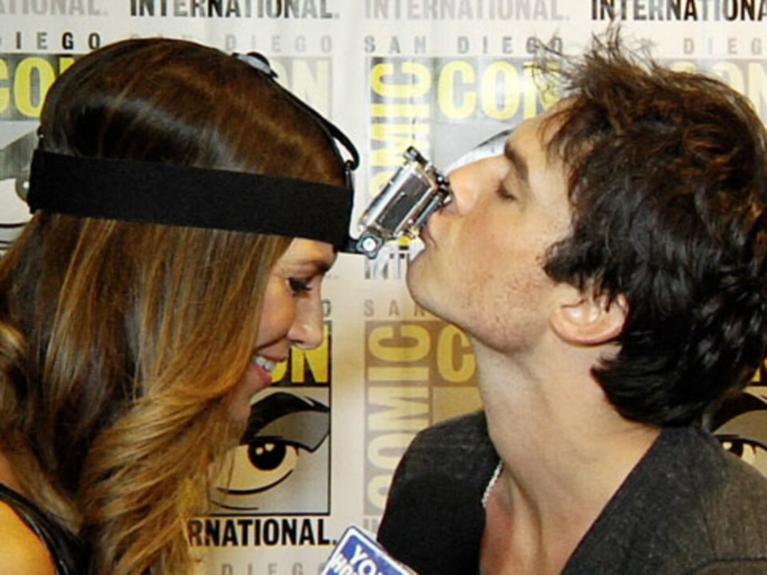 "Vampire Diaries" Stars Take a Bite Out of Comic-Con