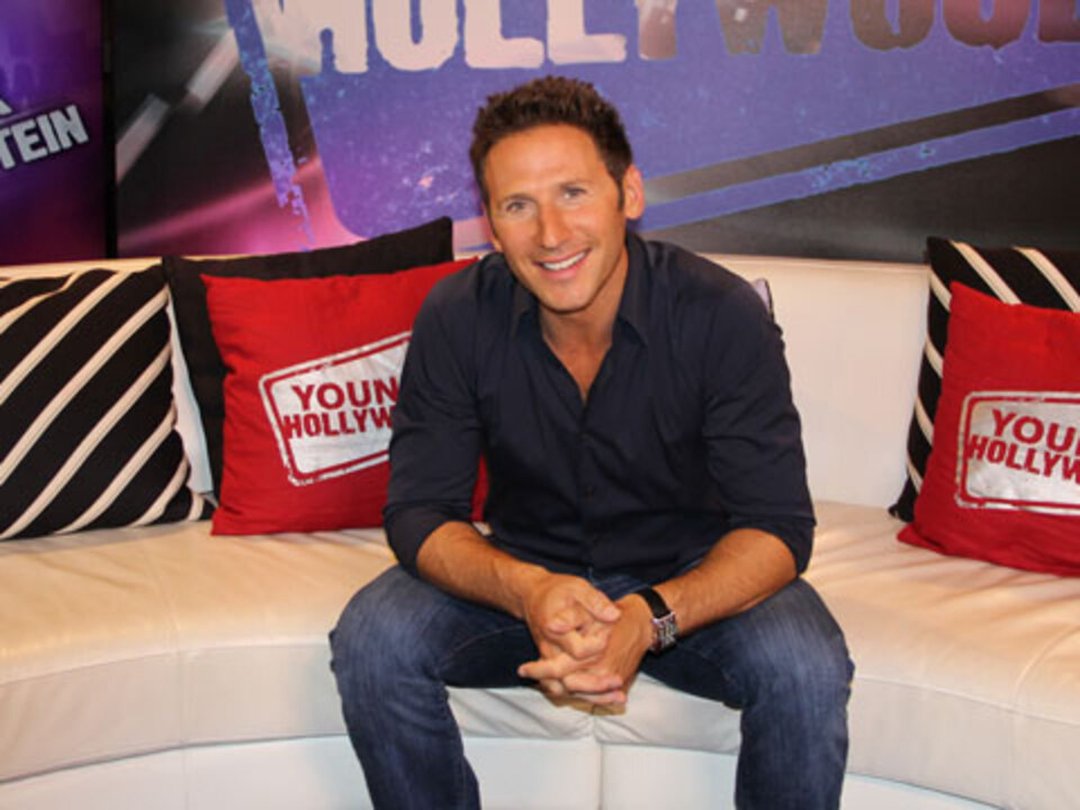 Mark Feuerstein on Working with the Kardashians on "Royal Pains"
