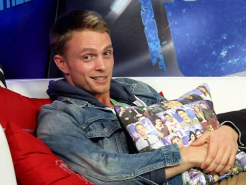 "Hart of Dixie" star talks 90s Dance-Off and Charades