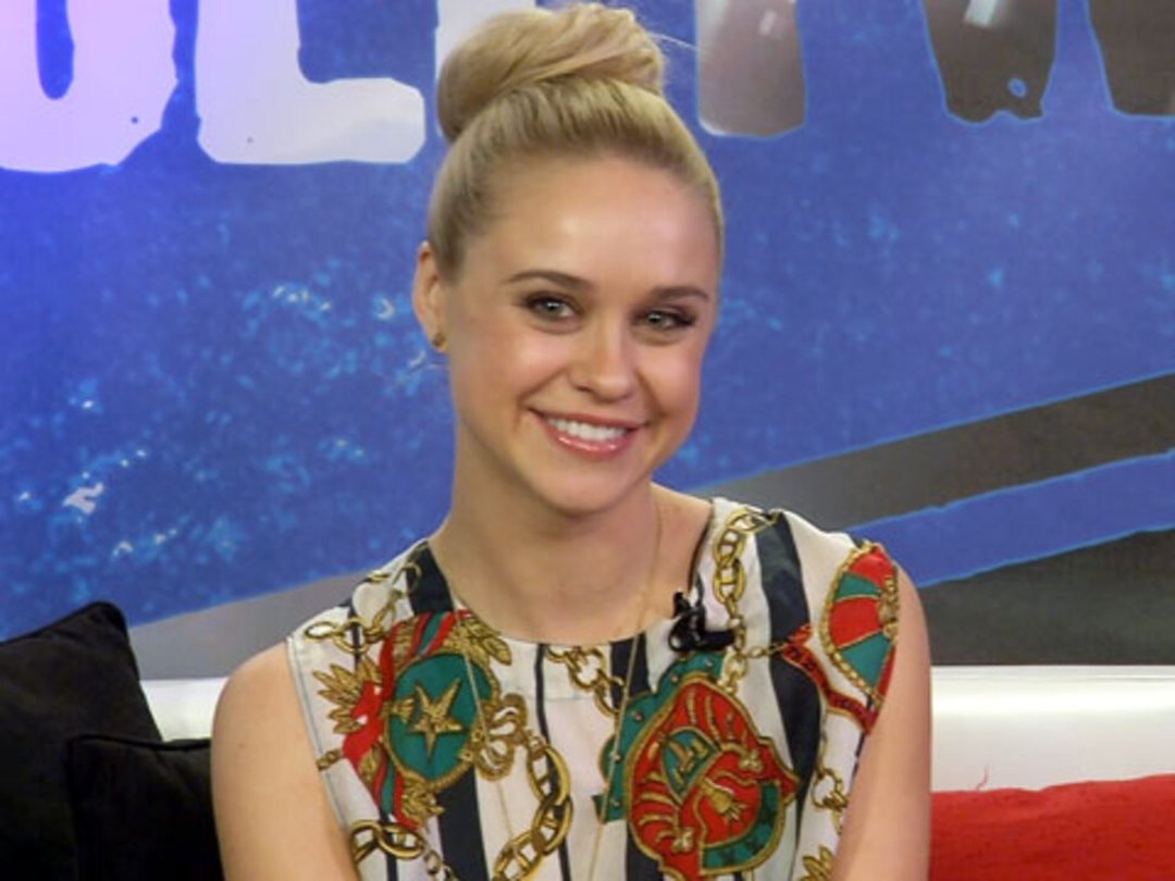 "Glee" Star Becca Tobin on Playing The Mean Girl
