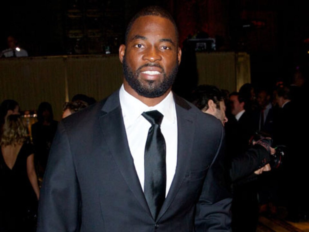 Justin Tuck Gives 6 Tips for Staying in Shape