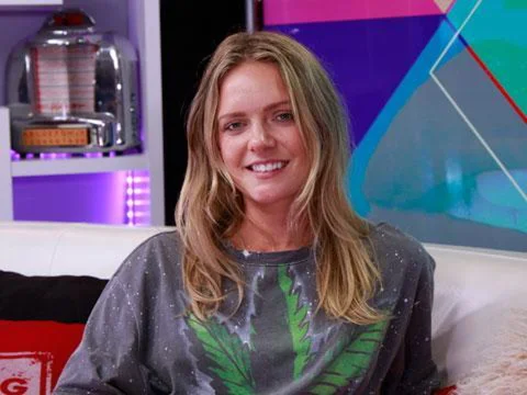 Tove Lo Plays Wood or Wood Not?