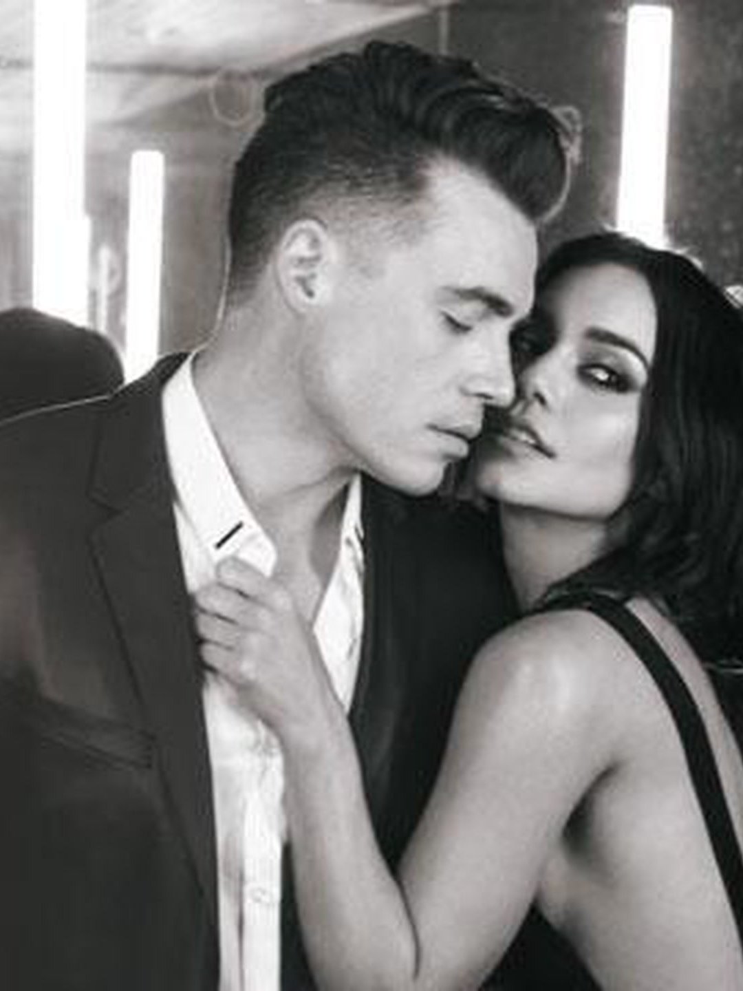 Vanessa Hudgens & Shawn Hook Play Remind Me Game