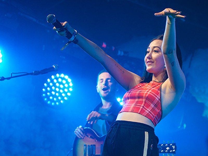 Eating BBQ & Talking NC-17 with Noah Cyrus in Austin