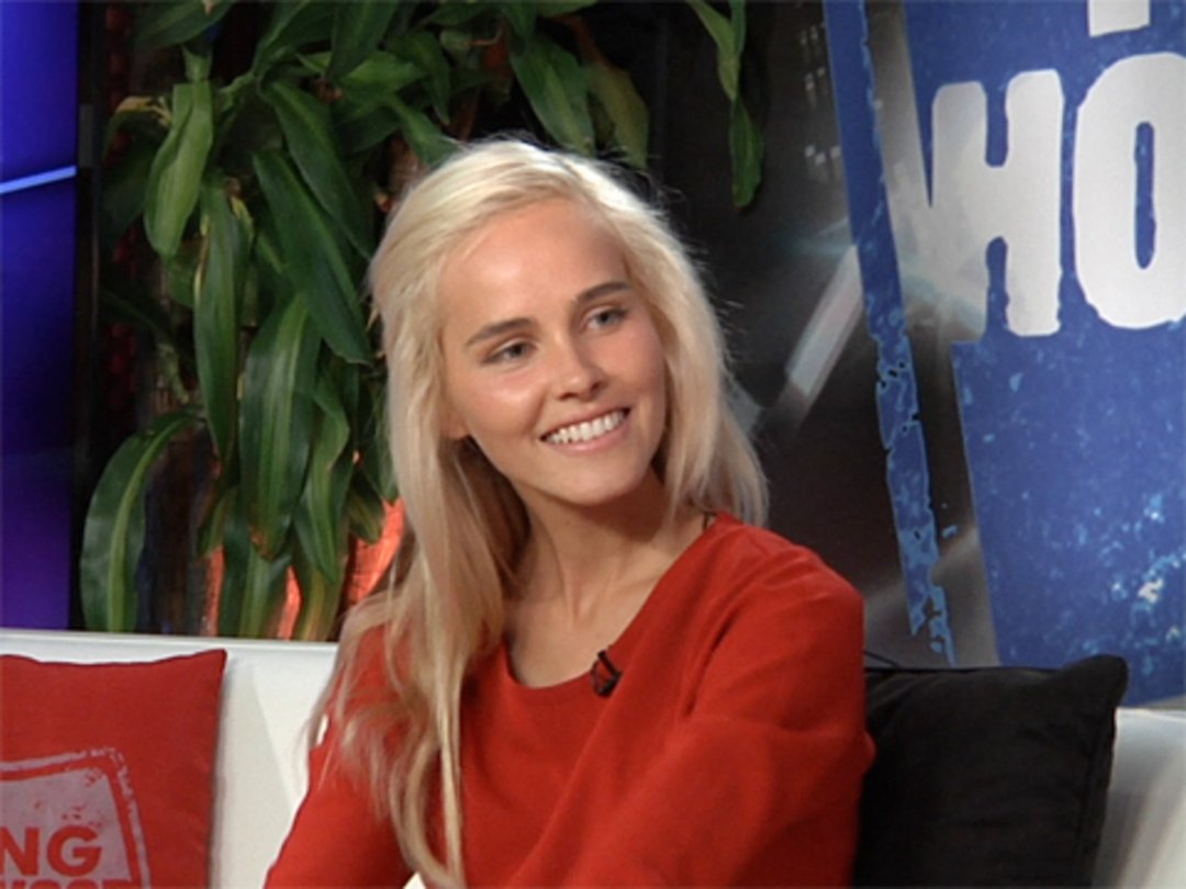 Chin-Wagging with Isabel Lucas