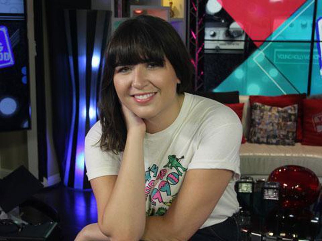 Emily Warren Plays Reverse That Track