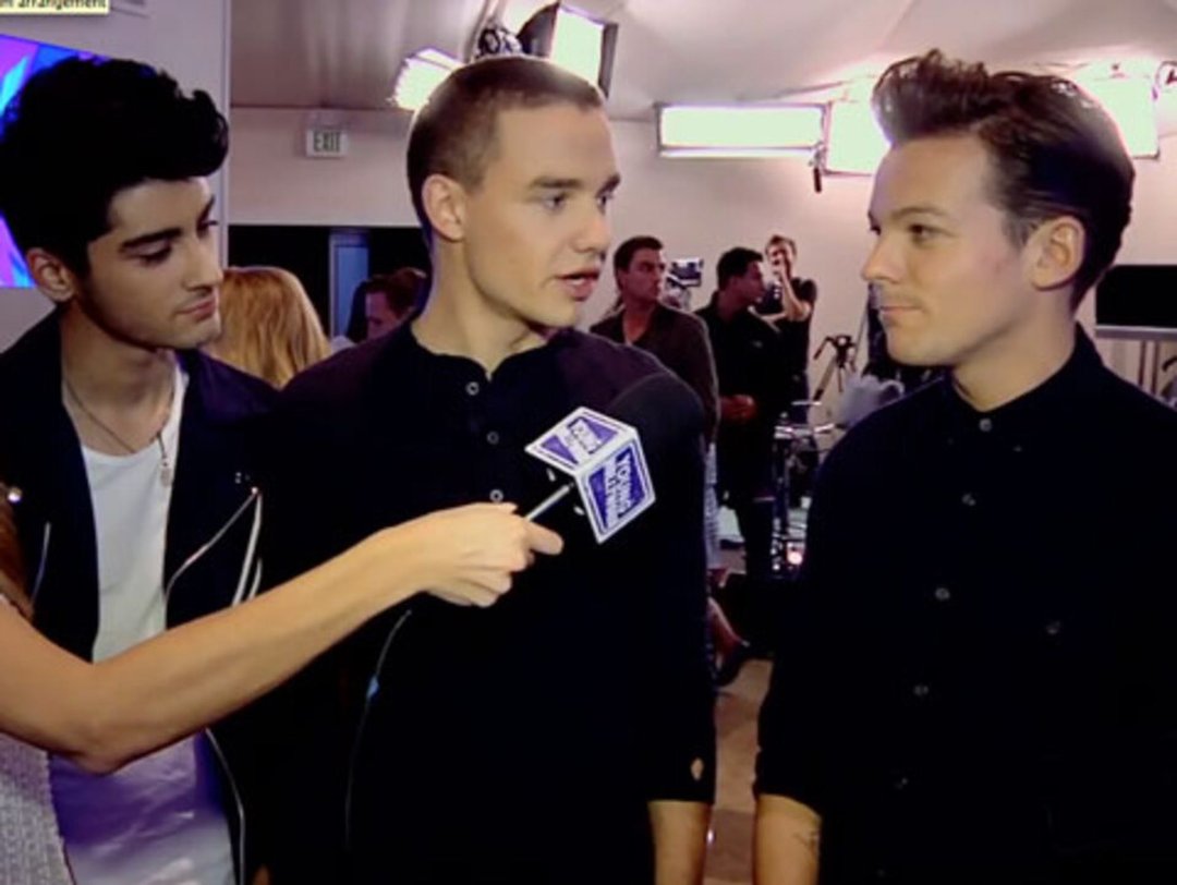 One Direction Gives Advice To X FACTOR Top 12