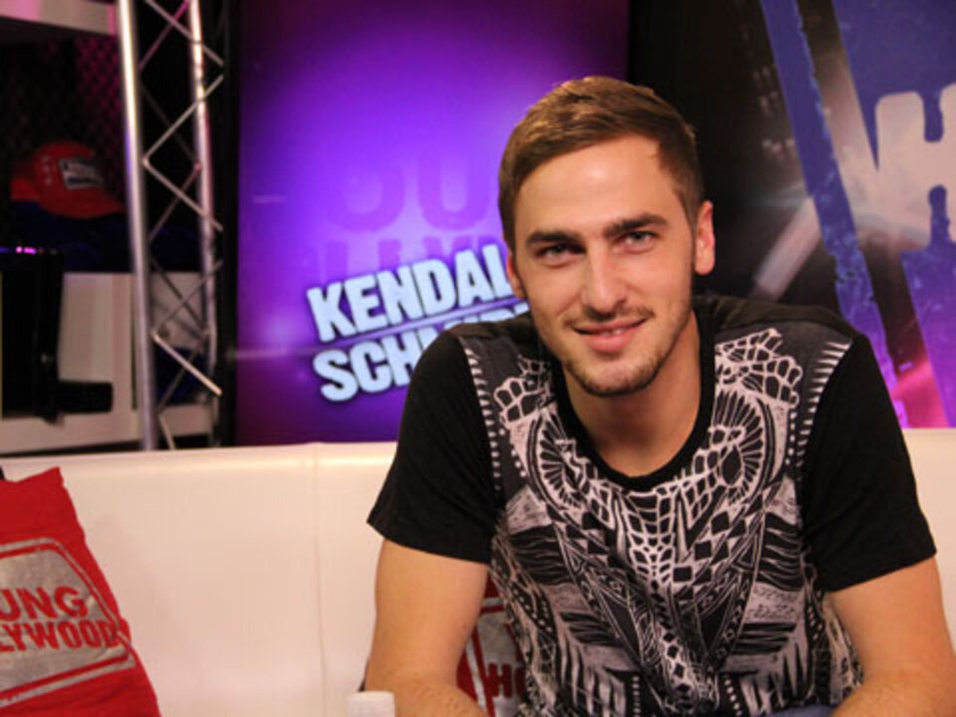 Kendall Schmidt on Heffron Drive, First Dates, and Jared Leto