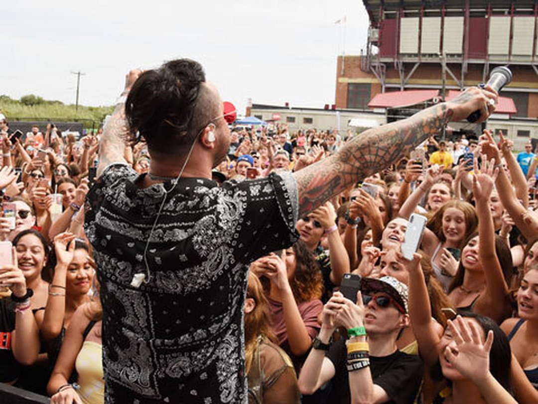 Lovelytheband Reveal Whose Lips Are On Their Album Cover