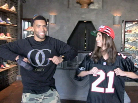 Atlanta Falcons' Thomas DeCoud Teaches Us The Dirty Bird