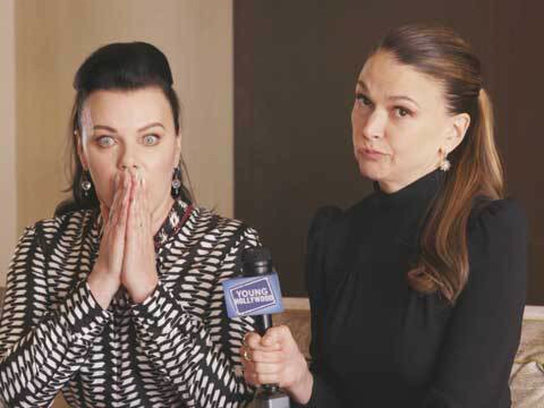 Younger Stars Sutton Foster & Debi Mazar's Tip for Dating in Big Cities